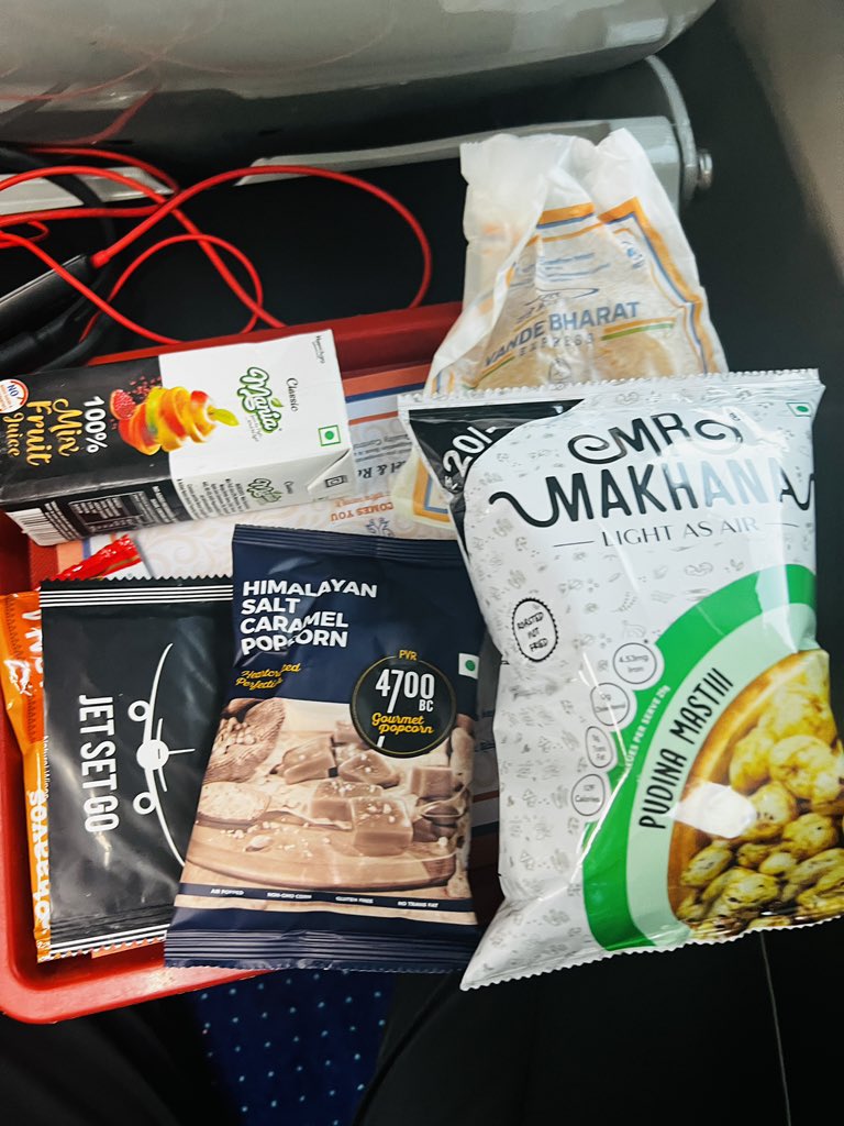 ritvik_dave's tweet photo. Traveling on the Vande Bharat
Express from Jaipur to Udaipur today (Train: 20980)
Excellent train, great food, and top-notch services. Special shoutout to Shivam ji for the best food service on board! #VandeBharat #TrainTravel @RailMadad https://t.co/6Hg8l2690o