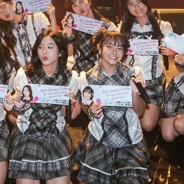 AobaYamashiro_'s tweet photo. #AdaFreyaCuy #FreZee https://t.co/1zJg8h6mZm