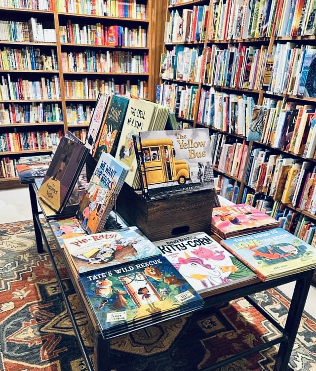 Jenny Turnbull | KidLit Author (@jennytwrites) on Twitter photo Tate looking very happy in the wild at Rockefeller Center!! She's in great company alongside <a href="/lorenlong/">Loren Long</a>'s beautiful new book. ๐คฉ๐ Thanks for sharing <a href="/Kim_Chaffee/">Kim Chaffee ๐ณ๏ธโ๐</a>! <a href="/RHCBEducators/">Random House Children's Books Teachers & Librarian</a> <a href="/randomhousekids/">Random House Children's Books</a> <a href="/staceyglick/">stacey glick</a> Tate looking very happy in the wild at Rockefeller Center!! She's in great company alongside <a href="/lorenlong/">Loren Long</a>'s beautiful new book. ๐คฉ๐ Thanks for sharing <a href="/Kim_Chaffee/">Kim Chaffee ๐ณ๏ธโ๐</a>! <a href="/RHCBEducators/">Random House Children's Books Teachers & Librarian</a> <a href="/randomhousekids/">Random House Children's Books</a> <a href="/staceyglick/">stacey glick</a>