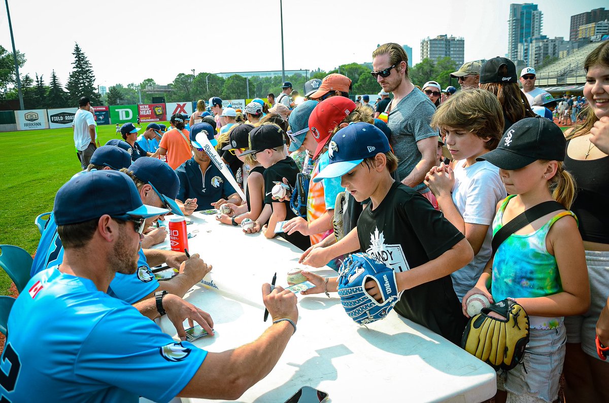 Edmonton Riverhawks (@edmriverhawks) on Twitter photo It’s Player Card Sunday with <a href="/bostonpizza/">Boston Pizza</a> ‼️
After today’s game, our players will be out on the field signing their very own <a href="/saveonfoods/">Save-On-Foods</a> Riverhawks baseball cards and handing them out to all of you lovely fans 🤩
The doors to the ballpark will be opening at 11:30 am today! It’s Player Card Sunday with <a href="/bostonpizza/">Boston Pizza</a> ‼️
After today’s game, our players will be out on the field signing their very own <a href="/saveonfoods/">Save-On-Foods</a> Riverhawks baseball cards and handing them out to all of you lovely fans 🤩
The doors to the ballpark will be opening at 11:30 am today!