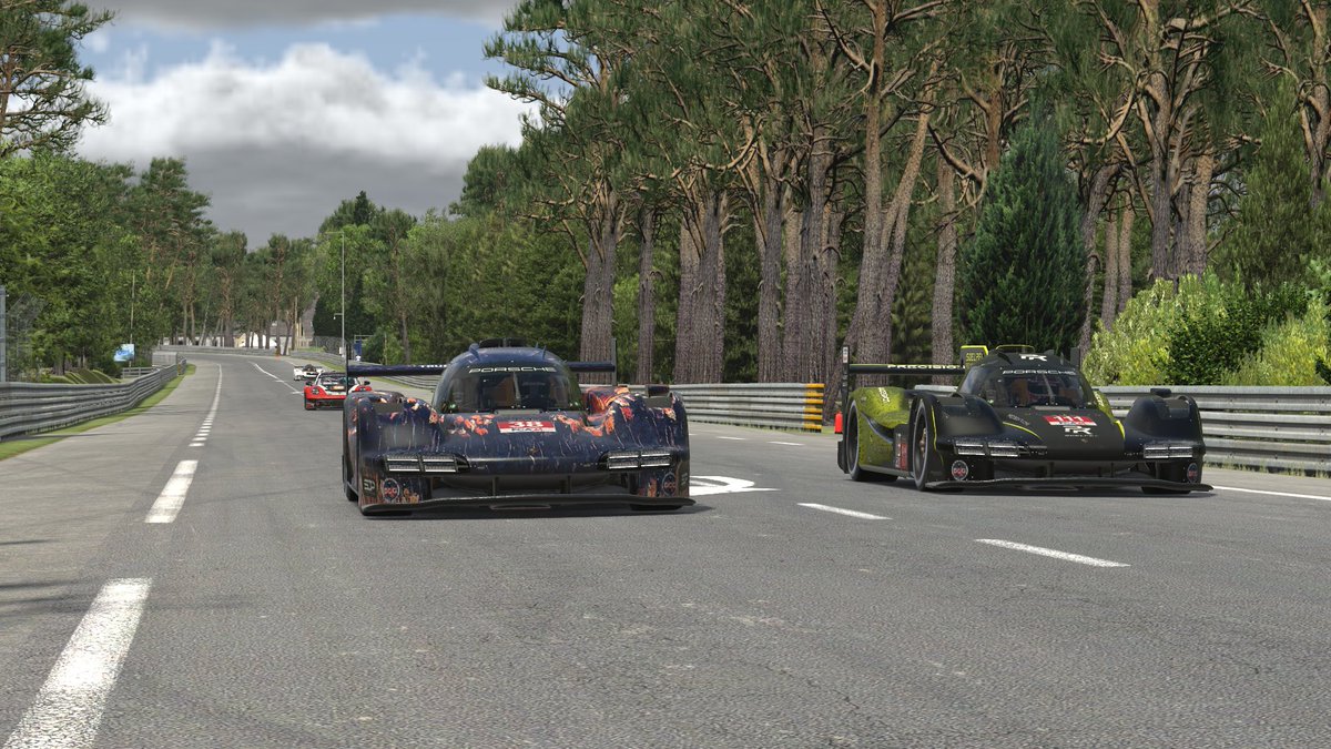 pcasimracing's tweet image. Just an hour to go in the #PCA24, and standings are tightening:

GTP: ST Racing Esports #38
GTE: Matrix Bronze
GT3: SOELPEC Precision Racing

Only 3 competitors have dropped out of the race. Catch the last hour now: youtube.com/watch?v=SnZb2L…

#PCASimRacing
@PCANational 
@RaceSpotTV