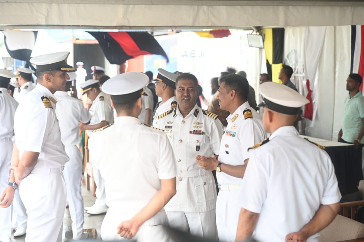 indiannavy's tweet photo. #INSRanvir, a guided missile destroyer of the #SunriseFleet under #HQENC arrived at Chattogram, Bangladesh #29Jun to a warm welcome by the #BangladeshNavy.
Cross deck visits, professional interactions, friendly sports fixtures & exercises at sea scheduled.
https://t.co/I9hUufTYnP https://t.co/nZJc4ZawY0