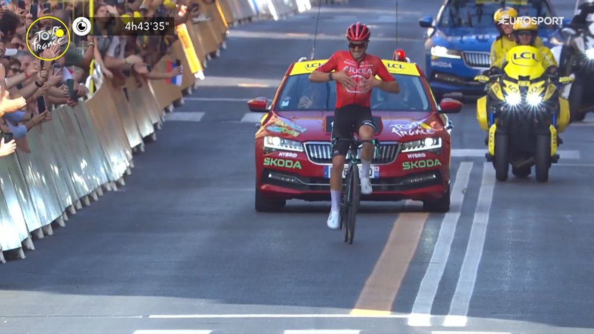LeGruppetto's tweet photo. APRÈS ROMAIN BARDET HIER, C'EST KEVIN VAUQUELIN QUI S'IMPOSE ! A 23 ans et pour sa 1re participation, le Normand concrétise à l'issue d'une échappée sur la 2e étape du Tour de France à Bologne. 1er succès d'étape pour Arkéa-B&amp;B Hôtels en 11 participations ! #TDF2024 https://t.co/s1mNFDVdpq