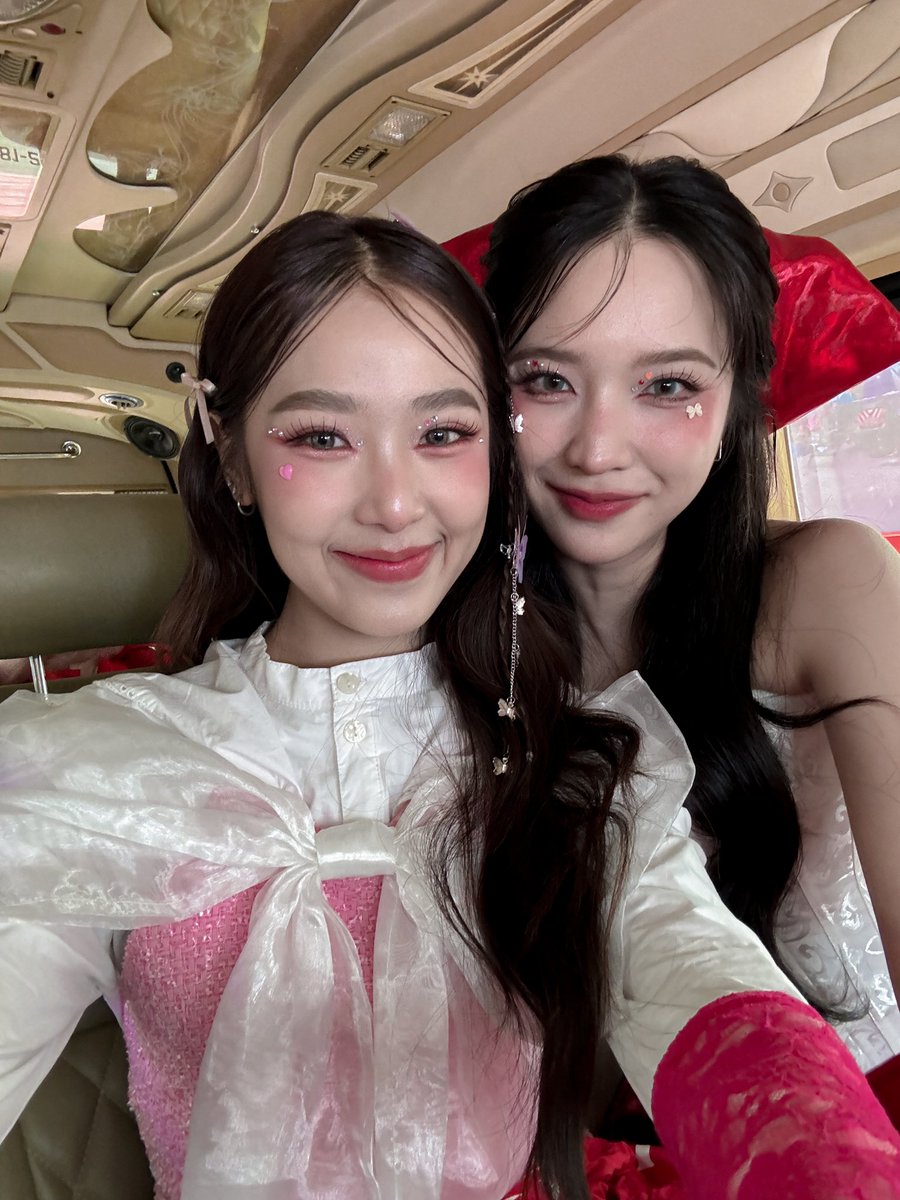 Janhae's tweet photo. (=´∀｀)人(´∀｀=) https://t.co/mYTsW3WLq4