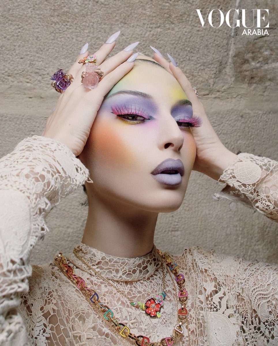 LaModeUnknown's tweet photo. Vogue Arabia really chose ANOTHER LEVEL ✨makeup look✨ for this ballet inspired editorial. 🩰 https://t.co/EmB27P7WYR