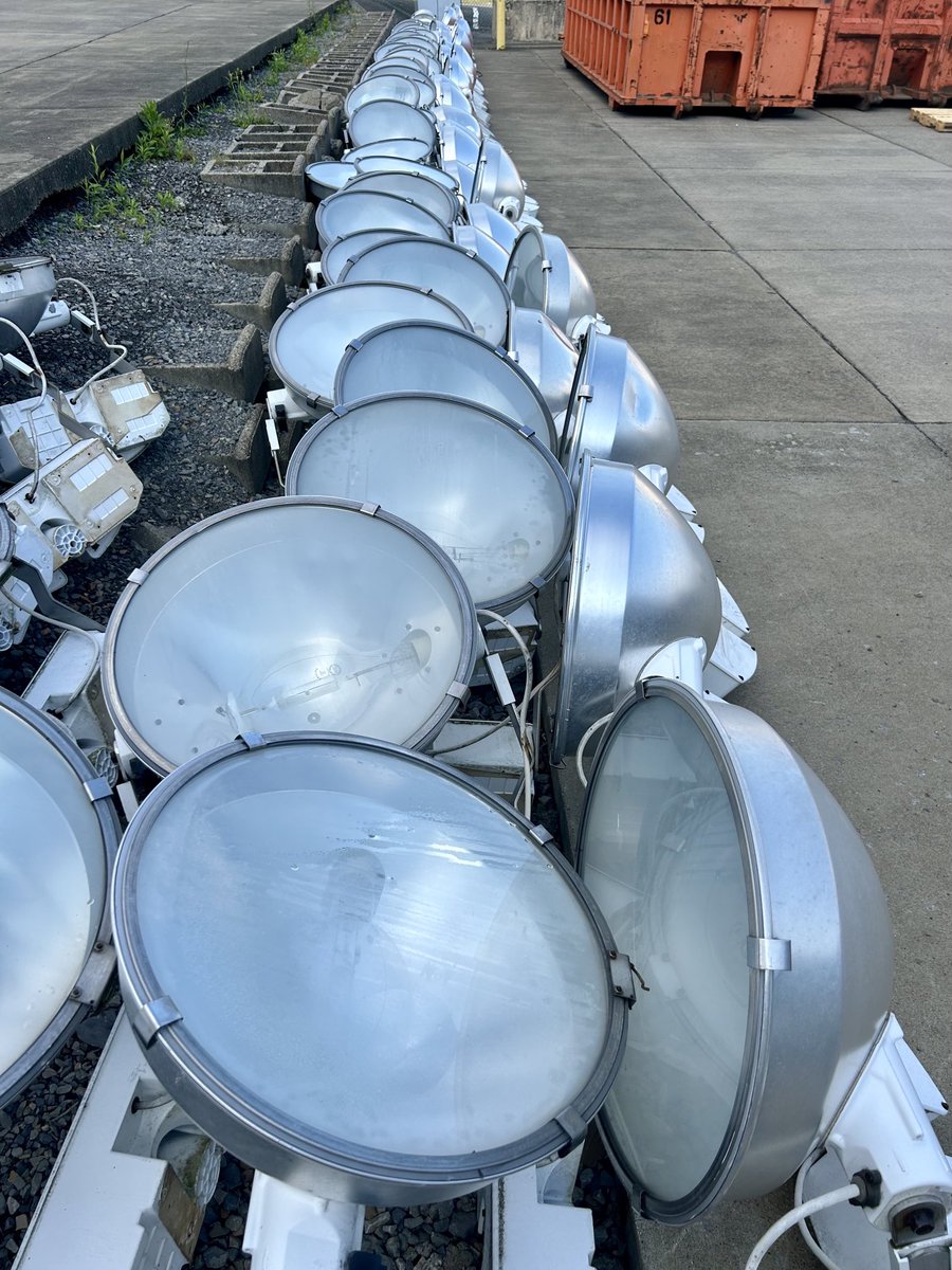 TonyCaridi (@tonycaridi) on Twitter photo The old lights have come down at Mountaineer Field β¦ replaced by new LEDβs. These old fixtures have shined their light on some unforgettable games at the stadium β¦<a href="/WVUfootball/">West Virginia Football</a>β© The old lights have come down at Mountaineer Field β¦ replaced by new LEDβs. These old fixtures have shined their light on some unforgettable games at the stadium β¦<a href="/WVUfootball/">West Virginia Football</a>β©
