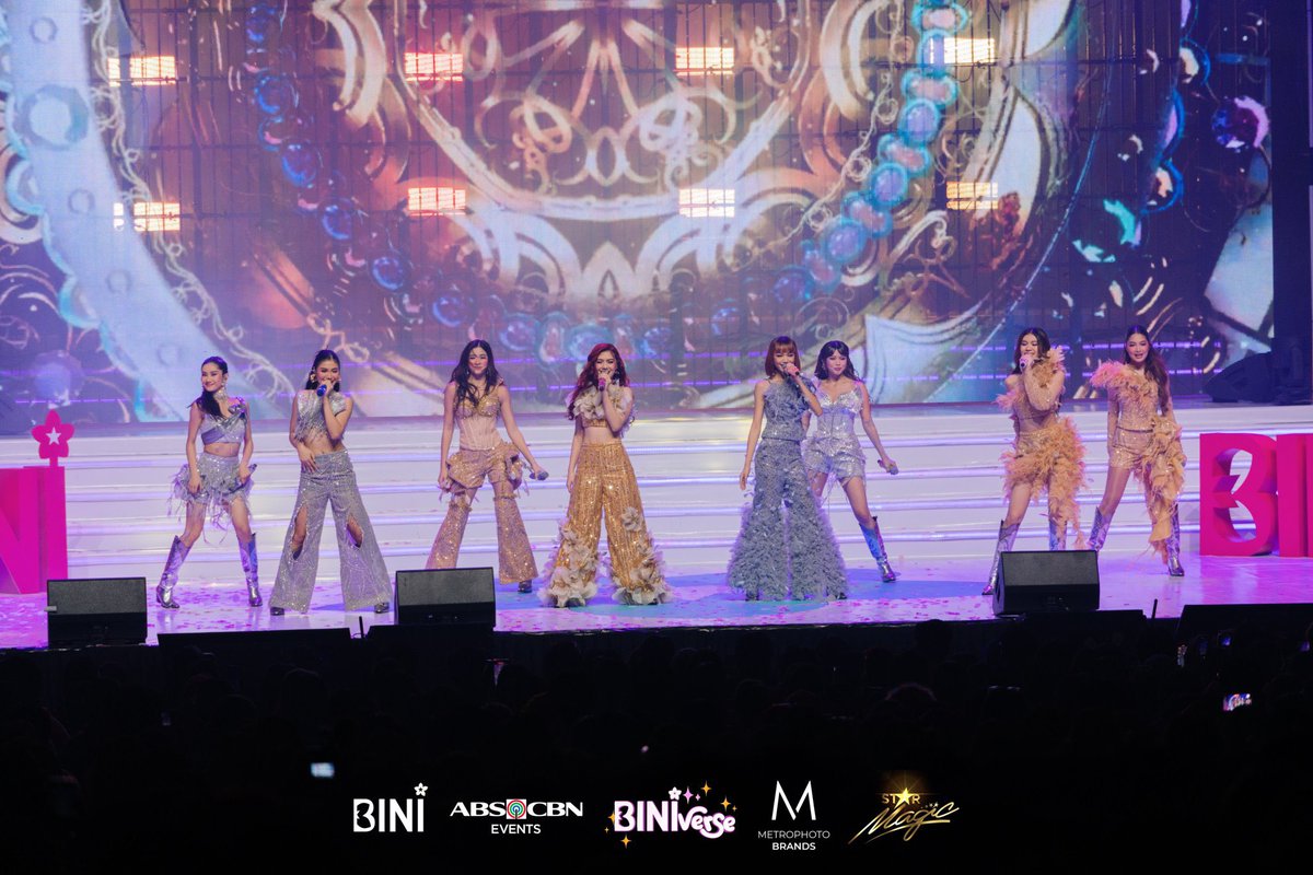 binislayergwen's tweet photo. Congrats on your successful 3-day first solo concert 🎉 I’m so proud of you my WALO HANGGANG DULO @bini_gwen @bini_sheena @bini_maloi @bini_colet @bini_jhoanna @bini_stacey @bini_aiah @bini_mikha 🌸💖

#BINIVerse_TheFirstSoloConcert https://t.co/4Ls8AnlJgO