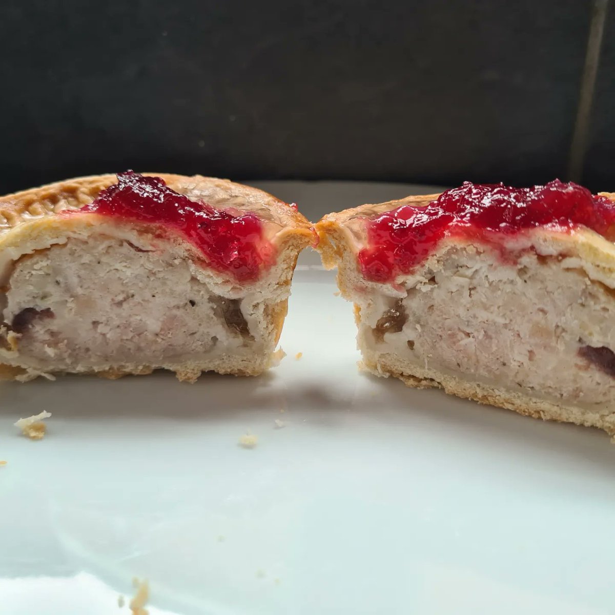 thelifeofpies's tweet image. Ashlea Farm Turkey &amp;amp; Cranberry Pie (£1.95) The pastry smells gorgeously fresh, with jelly on top as well as cranberry. Plenty jelly,  pleasant balance of pork and turkey mince, giving it a lighter filling than a standard pork pie. #porkpie #turkeypie