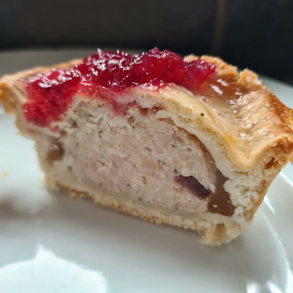 thelifeofpies's tweet image. Ashlea Farm Turkey &amp;amp; Cranberry Pie (£1.95) The pastry smells gorgeously fresh, with jelly on top as well as cranberry. Plenty jelly,  pleasant balance of pork and turkey mince, giving it a lighter filling than a standard pork pie. #porkpie #turkeypie