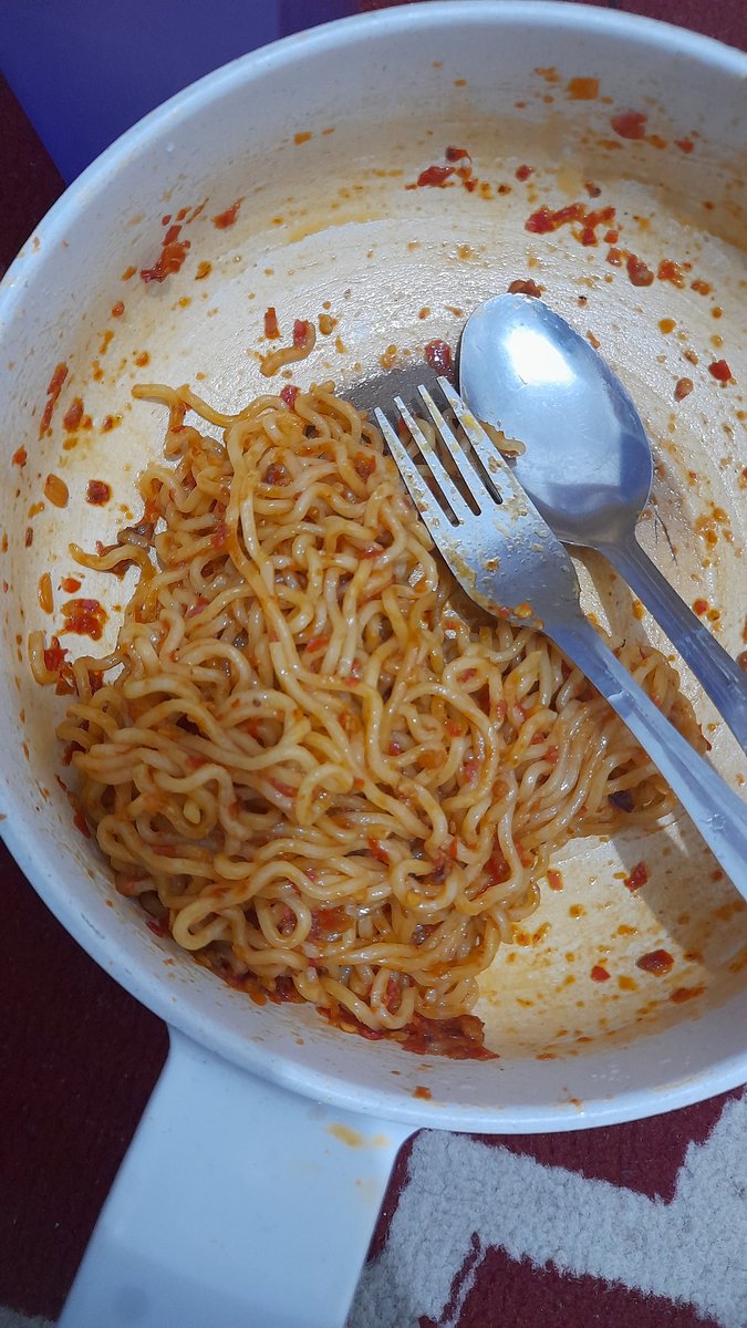 justaapiil's tweet photo. indomie hacks pake sambel ini jauh lebih enak daripada yg bw putih cincang+salad dressing (wijen sangrai)😋 https://t.co/VZ50TDEljp