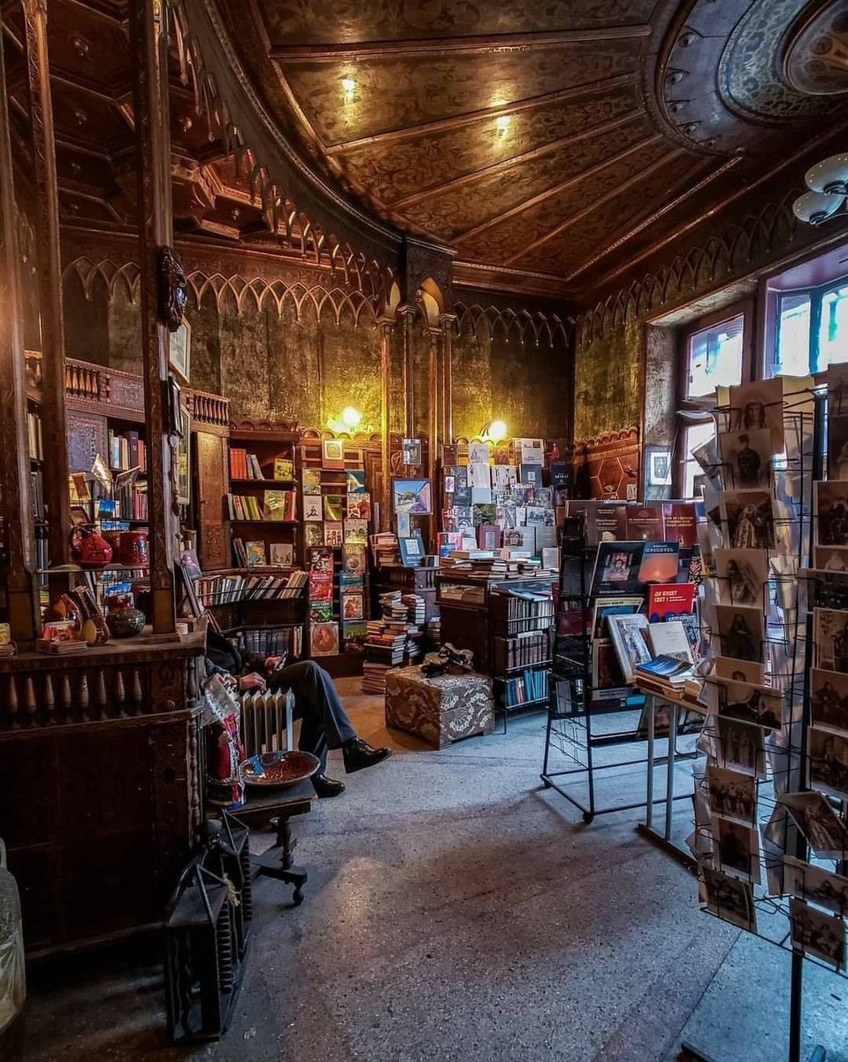 ArmoUnity's tweet photo. Old bookstore in Armenia🇦🇲 https://t.co/mwvWzLFAFn