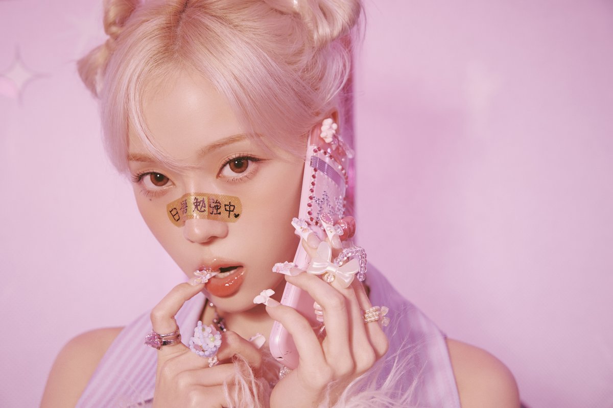 Minjeonu's tweet photo. I'm the hottest, https://t.co/WW0Dlpq6tp. https://t.co/9CZkg6YJHW
