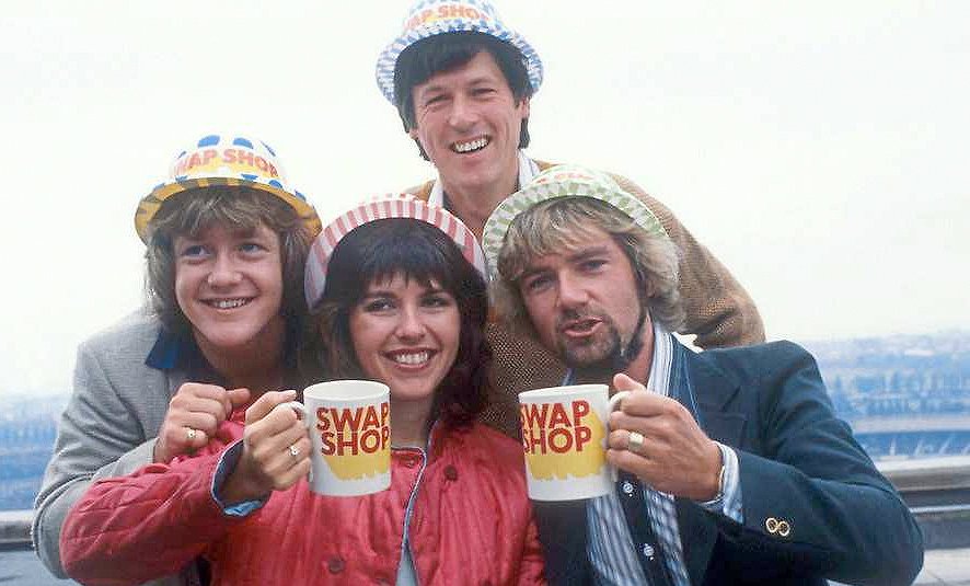 kennethfield's tweet image. It was only a matter of time before we joined in the PSR deadline day fun. Next up... Cheggars is reporting Posh Paws to Newcastle for £50m with Maggie Philbin going the other way for £49m and one of John Craven&apos;s jumpers 🤣 #nffc 🔴⚪🌳 #swapshop