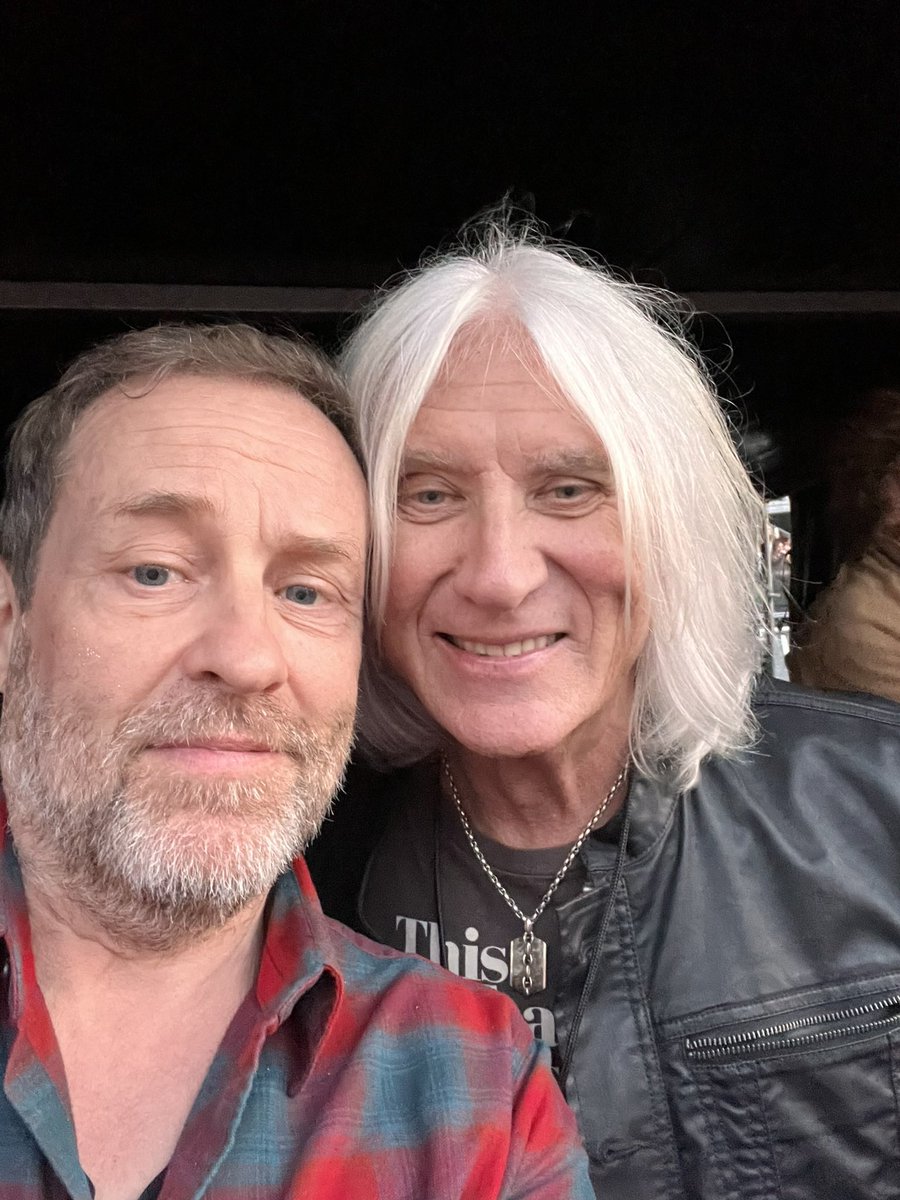Ardal O'Hanlon (@ardalsfolly) on Twitter photo Yes I was there and made a lot of new friends including Joe Elliott of <a href="/DefLeppard/">Def Leppard</a>. Unlikeliest fans of <a href="/taylorswift13/">Taylor Swift</a> ? Yes I was there and made a lot of new friends including Joe Elliott of <a href="/DefLeppard/">Def Leppard</a>. Unlikeliest fans of <a href="/taylorswift13/">Taylor Swift</a> ?