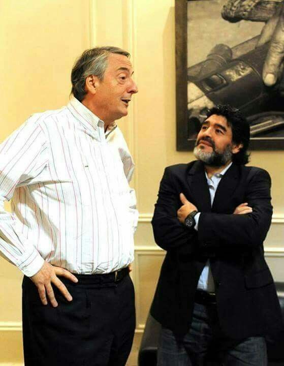 Quédate con quién te mire así como Diego a Néstor