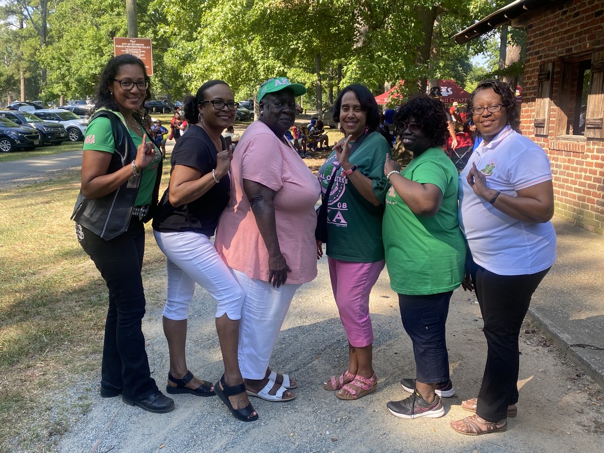 RichmondAlumDST's tweet image. Food, fun, &amp;amp; fellowship in the sun! Yesterday, the Metro Richmond National Pan-Hellenic Council family came together for our annual cookout. 

#RACDST 
#D9family 
#nphcmetrorichmond 
#nphcstrongertogether