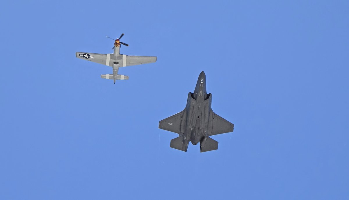 sugarpoultry's tweet image. Yesterday&apos;s @F35demoteam 🔥 #F35 #F35lightning #utah #WarriorsovertheWasatch #hillafb #airshow #airforce #S24 @SLCScanner
