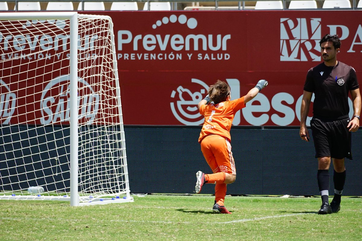 🏆 El 𝙍𝙚𝙖𝙡 𝙈𝙪𝙧𝙘𝙞𝙖 𝘼𝙡𝙚𝙫𝙞́𝙣 se proclama CAMPEÓN de la 𝗣𝗜𝗠𝗘𝗡𝗧𝗢𝗡𝗘𝗥𝗢𝗦 𝗖𝗨𝗣

🎯 Victoria en penaltis ante el SDFB Yecla en la gran final.

👏🏼 ¡ENHORABUENA!