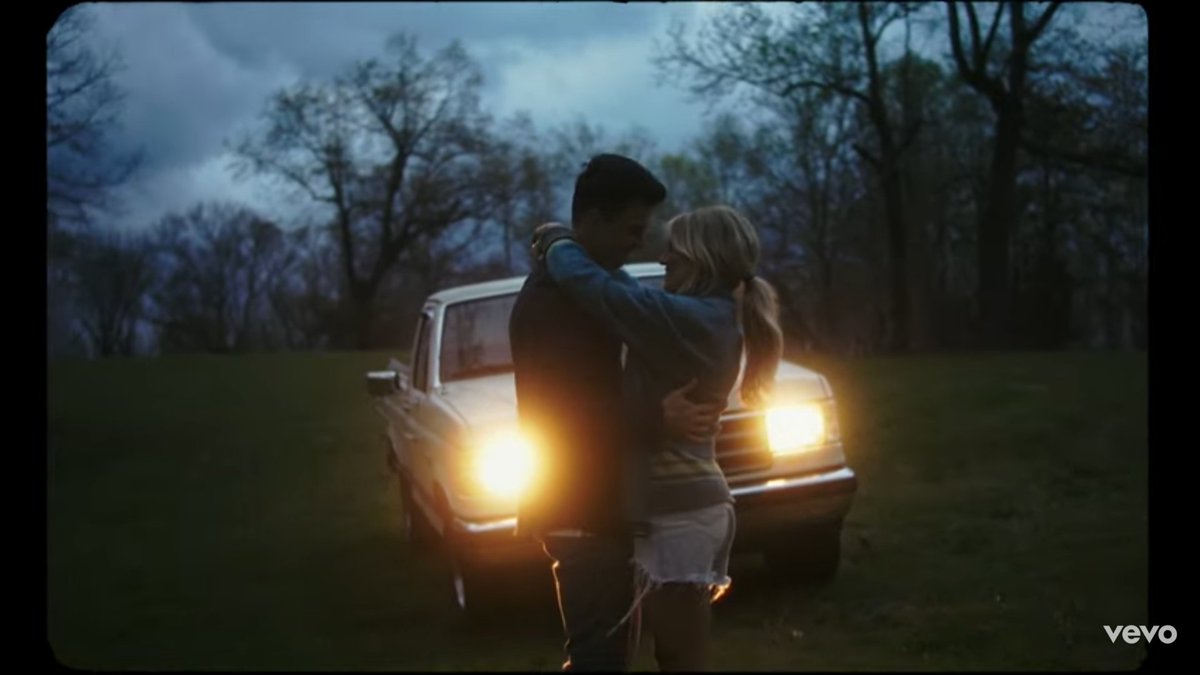 ntdiario's tweet image. …en donde quiera que te encuentres, estés cerca o lejos, dale play a #OnlyGirl, una hermosa balada de la estrella #countrymusic @mackcarpmusic🎸 
ntdiario.com/nota/4856/mack…
#MackenzieCarpenter