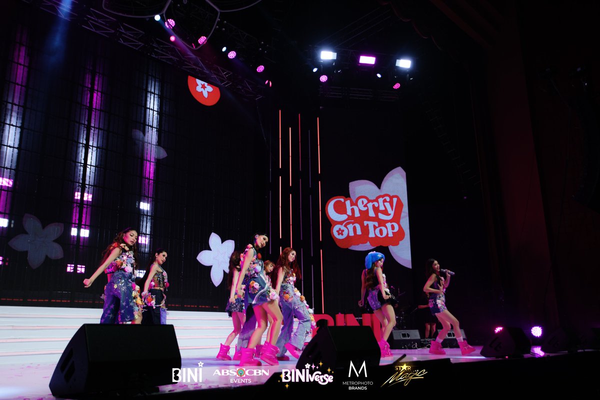 BINI_ph's tweet photo. #BINI : BL♾M wanted spice so BINI turned the heat up with their “Cherry On Top” live performance!🍒

Playing on your speakers real soon, mga best!! Just you waitt!😊

📹@metrophotoforbrands
#BINIverse1stSoloConD3
#BINIverse #BINIyahengJUNEpacked
#BINIverse_TheFirstSoloConcert https://t.co/Rzgte8aSDy