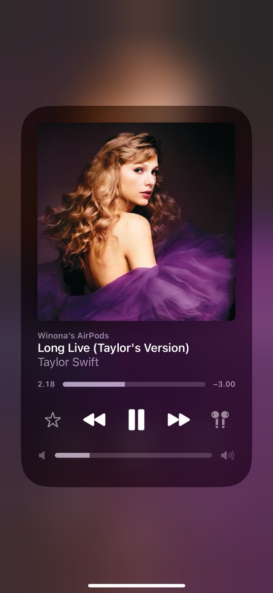 Besok ultah tapi bukannya planning, gue malah mam mie cup sambil denger mbak tay