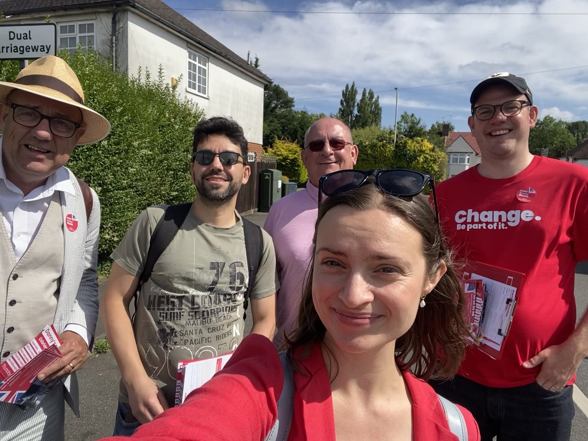Great sunny day campaigning today 🌹We met lots of people who want change and will vote for what they believe in #VoteForChange #VoteLabour #GE2024
