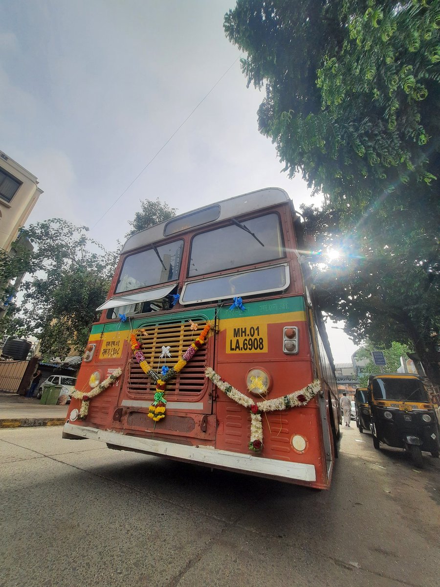 ASarkar1204's tweet photo. The last Tata cng bus of BEST farewell by Busfans
In frame: 5594/MT (Magathane) at sion.
29/06/2024
#Mumbai #tatacngbus #BEST #Busfans https://t.co/MUfkc8nVhc