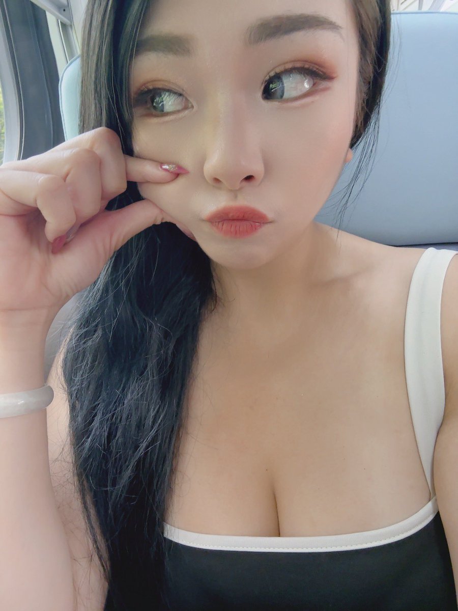 你們是怎麼了
一堆要找我又都不來喝酒
真的很討厭欸
我明天就要回桃園了
還不來陪陪我嗎？
#藏玖 #調酒暢飲
<a href="/lovegg5278/">專屬你的傲嬌小公主❤️寶寶❤️</a>