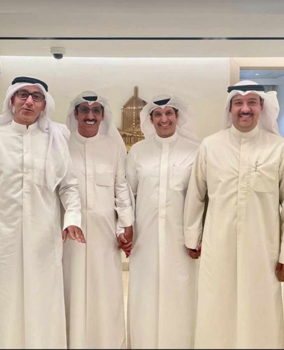 <a href="/MOInformation/">MOI - وزارة الإعلام</a> 

اليوم تشرفنا
انا واخوي رجل الاعمال
#عيسي_الدلوم
واخوي عبدالله الرشيدي
في مكتب سعادة الوزير
ابن العم والجار الطيب

#الوزير_عبدالرحمن_المطيري

اللي باب مكتبه مفتوح للجميع
الابتسامه الطيبه والتواضع
والفريق اللي معاه💐
من القلب
 شكراً لسعادة الوزير
الغالي والحبيب💐
.