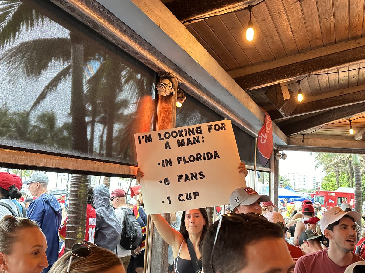 Trainboy100's tweet photo. 10/10 sign. https://t.co/MyCVOgsD7u