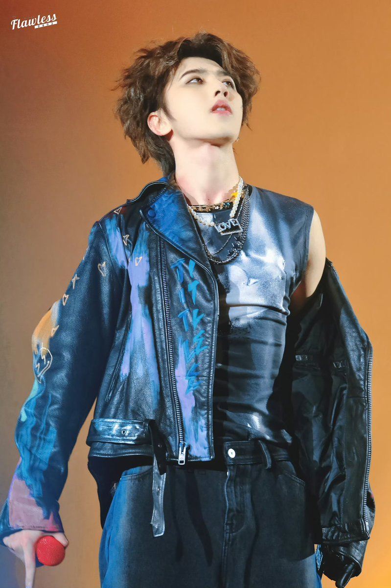 Sophialovekun's tweet photo. I really like this look of KUN at his concert in Thailand😍
📷/©️Flawless0802_蔡徐坤
#CaiXukun #KUN
#KUNAfterglow
#KUN2024ARTLABLIVE
@CXK_official https://t.co/FpHWsxtnC8