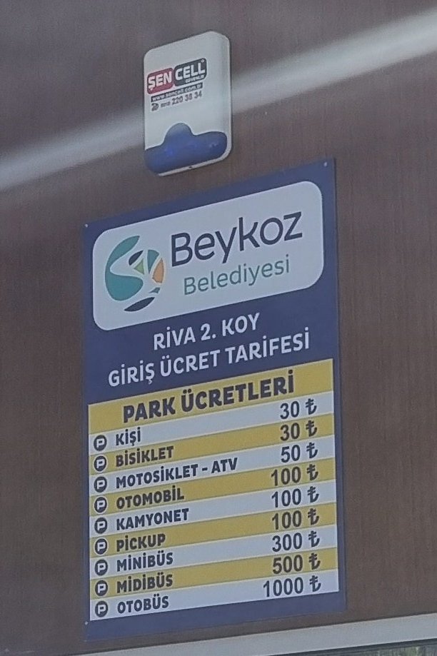 Tyuleann's tweet photo. @csbgovtr Riva @Beykoz_Bld tarafından denize ulaşılabilecek her yer tel örgülerle çevrelenmiş ve kendi şezlongu şemsiyesi ile gelen yayadan bile,ücret alıyor.Ücret ödemeden denize girmek mümkün değil. Ben neden para ödüyorum denize girmek için?Hani kanun? 
@ekrem_imamoglu  @herkesicinCHP https://t.co/JxOoYUMvsF