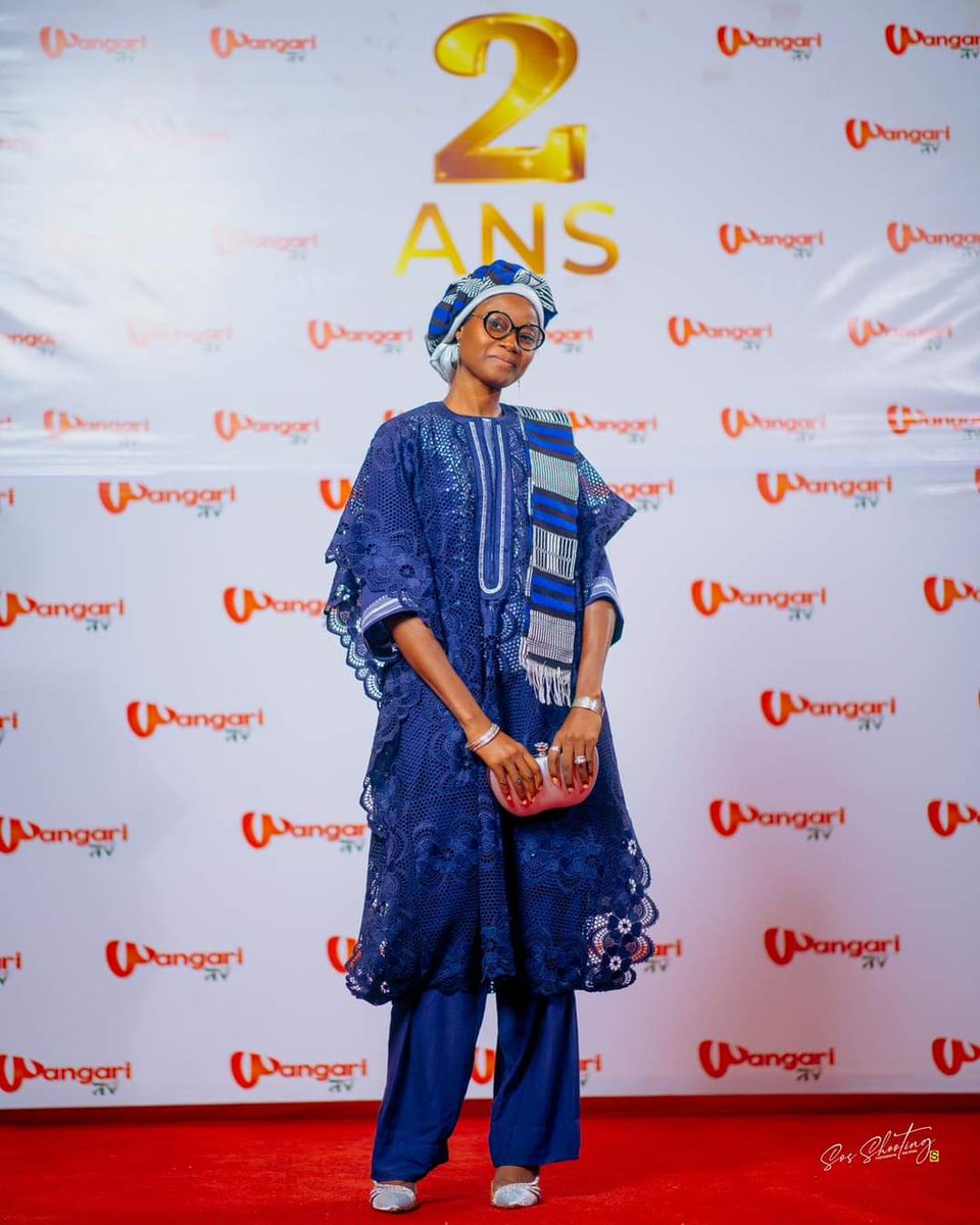 NiquaIn's tweet photo. Un mot sur cette tenue de @niquacrea SVP 🙏🏾.
Hier nous étions au lancement du groupe Wangari et à l'anniversaire 2 de Wangari Tv
#Robe_originale Disponible à la boutique de #niqua_CREA du #Niger 🇳🇪 🧡 🤍 💚 3 couleurs 🥰
#Pantalon #tunique #boubou
Bon fin de weekend à vous. https://t.co/RwRVm2EZiN