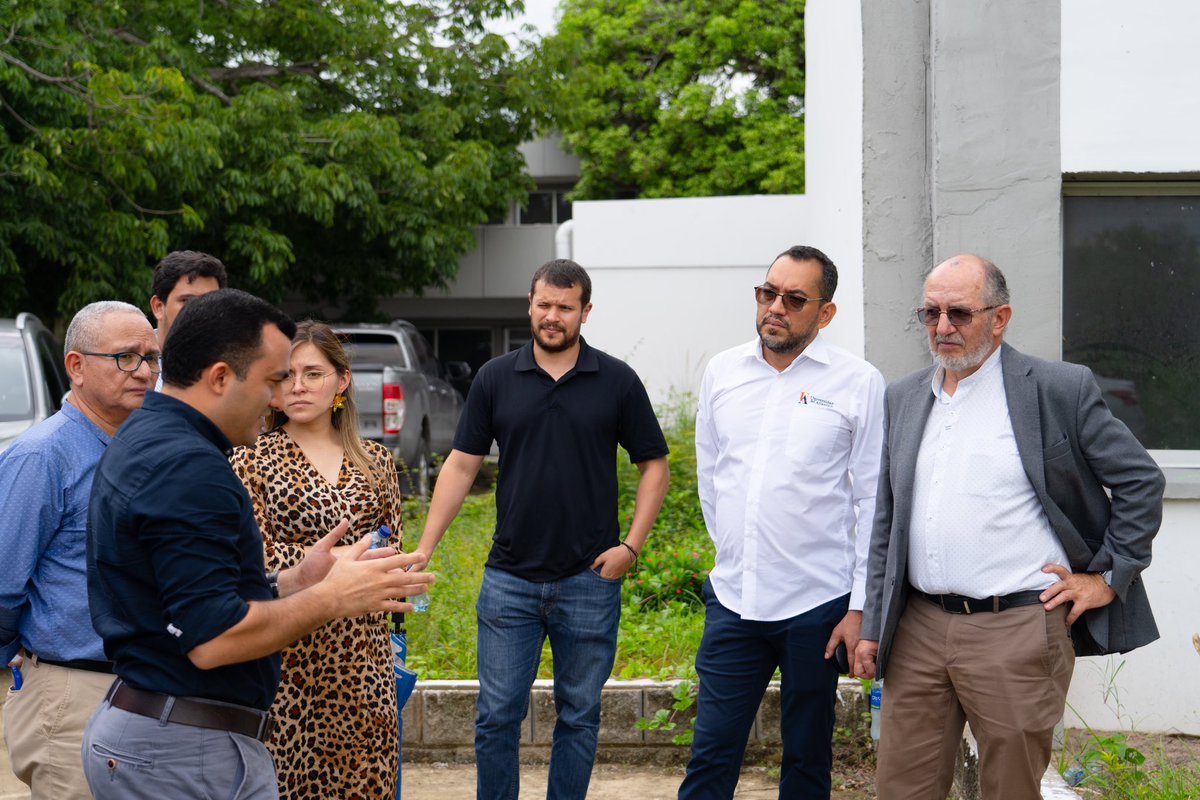 MinEducación tweet media