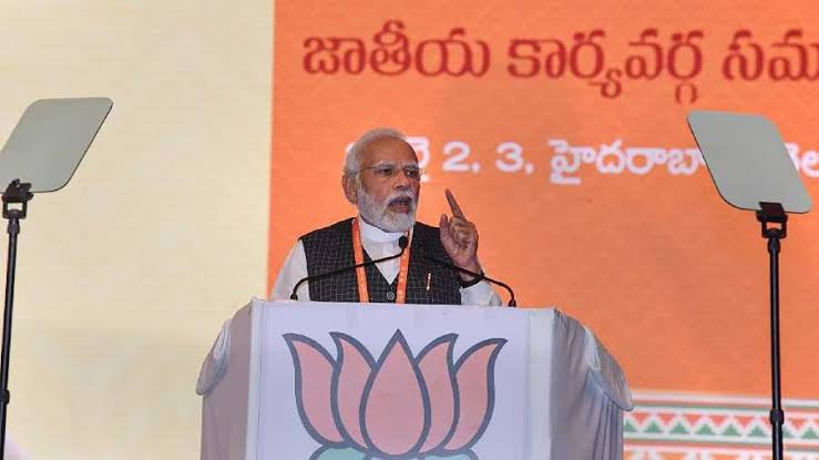 VinayDokania's tweet photo. Chronicles of @narendramodi 

🧐𝗖𝗮𝗻𝘁 𝗴𝗶𝘃𝗲 𝗮 𝘀𝗽𝗲𝗲𝗰𝗵 𝘄𝗶𝘁𝗵𝗼𝘂𝘁 𝗿𝗲𝗮𝗱𝗶𝗻𝗴 𝗳𝗿𝗼𝗺 𝗧𝗲𝗹𝗲𝗽𝗿𝗼𝗺𝗽𝘁𝗲𝗿𝘀, 𝘀𝘁𝗮𝗿𝘁𝘀 𝗳𝘂𝗺𝗯𝗹𝗶𝗻𝗴 𝗼𝗿 𝗴𝗼𝗲𝘀 𝗯𝗹𝗮𝗻𝗸 𝗶𝗻 𝘁𝗵𝗲𝗶𝗿 𝗮𝗯𝘀𝗲𝗻𝗰𝗲!

🧐𝗖𝗮𝗻𝘁 𝗮𝘁𝘁𝗲𝗻𝗱 𝗣𝗿𝗲𝘀𝘀 𝗖𝗼𝗻𝗳𝗲𝗿𝗲𝗻𝗰𝗲𝘀 𝗯𝗲𝗰𝗼𝘇 𝗵𝗲 𝗶𝘀 𝗮𝗳𝗿𝗮𝗶𝗱 𝗼𝗳 𝗵𝗼𝗻𝗲𝘀𝘁 𝗷𝗼𝘂𝗿𝗻𝗮𝗹𝗶𝘀𝘁𝘀 𝗮𝗻𝗱 𝘁𝗼𝘂𝗴𝗵 𝘂𝗻𝘀𝗰𝗿𝗶𝗽𝘁𝗲𝗱 𝗾𝘂𝗲𝘀𝘁𝗶𝗼𝗻𝘀!

🧐𝗖𝗮𝗻𝘁 𝘄𝗿𝗶𝘁𝗲 𝗮 𝗻𝗼𝘁𝗲 𝗳𝗿𝗼𝗺 𝗵𝗶𝘀 𝗼𝘄𝗻 𝗵𝗮𝗻𝗱𝘀, 𝗠𝘂𝗹𝘁𝗶𝗽𝗹𝗲 𝗛𝗮𝗻𝗱𝘄𝗿𝗶𝘁𝗶𝗻𝗴𝘀 𝗼𝗳 𝗵𝗶𝘀 𝗻𝗼𝘁𝗲𝘀 𝗰𝗼𝗻𝗳𝗶𝗿𝗺 𝘁𝗵𝗮𝘁 𝗵𝗲 𝗷𝘂𝘀𝘁 𝘀𝗶𝗴𝗻𝘀 𝗼𝗻 𝗻𝗼𝘁𝗲𝘀 𝘄𝗿𝗶𝘁𝘁𝗲𝗻 𝗯𝘆 𝗼𝘁𝗵𝗲𝗿𝘀!

🧐𝗖𝗮𝗻𝘁 𝗽𝗼𝘀𝘁 𝗮 𝗯𝗮𝘀𝗶𝗰 𝘁𝘄𝗲𝗲𝘁 𝘁𝗼 𝗰𝗼𝗻𝗴𝗿𝗮𝘁𝘂𝗹𝗮𝘁𝗲 𝗮 𝗪𝗼𝗿𝗹𝗱 𝗖𝘂𝗽 𝗰𝗵𝗮𝗺𝗽𝗶𝗼𝗻 𝘄𝗶𝘁𝗵𝗼𝘂𝘁 𝘁𝗮𝗸𝗶𝗻𝗴 𝗵𝗲𝗹𝗽 𝗳𝗿𝗼𝗺 𝗔𝗿𝘁𝗶𝗳𝗶𝗰𝗶𝗮𝗹 𝗶𝗻𝘁𝗲𝗹𝗹𝗶𝗴𝗲𝗻𝗰𝗲, 𝗵𝗶𝘀 𝗽𝗼𝘀𝘁 𝗮𝗻𝗱 @ChatGPTapp 𝘀 𝗿𝗲𝗽𝗹𝘆 𝗼𝗻 𝘀𝗮𝗺𝗲 𝘁𝗼𝗽𝗶𝗰 𝗮𝗿𝗲 𝗱𝗶𝘁𝘁𝗼 𝘄𝗼𝗿𝗱 𝘁𝗼 𝘄𝗼𝗿𝗱 𝗽𝗿𝗼𝘃𝗶𝗻𝗴 𝘁𝗵𝗮𝘁 𝗵𝗲 𝗰𝗼𝗽𝗶𝗲𝗱 𝗳𝗿𝗼𝗺 𝗔𝗜 𝗮𝗽𝗽!

What else are the qualities of our Extremely Illiterate, incapable, incompetent, serial liar and most coward PM ?