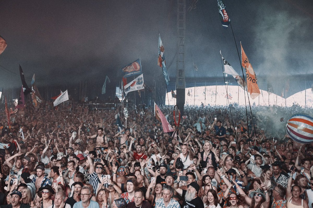KasabianHQ (@kasabianhq) on Twitter photo Glastonbury 24!!! thank you for tearing the place to pieces. That was the most epic experience of our lives. Every single one of you gave everything. There was something super natural about that show. we do it, for days like this. Until next time <a href="/glastonbury/">Glastonbury Festival</a>
📸: <a href="/neilbedford/">📸Neil Bedford📸</a> Glastonbury 24!!! thank you for tearing the place to pieces. That was the most epic experience of our lives. Every single one of you gave everything. There was something super natural about that show. we do it, for days like this. Until next time <a href="/glastonbury/">Glastonbury Festival</a>
📸: <a href="/neilbedford/">📸Neil Bedford📸</a>