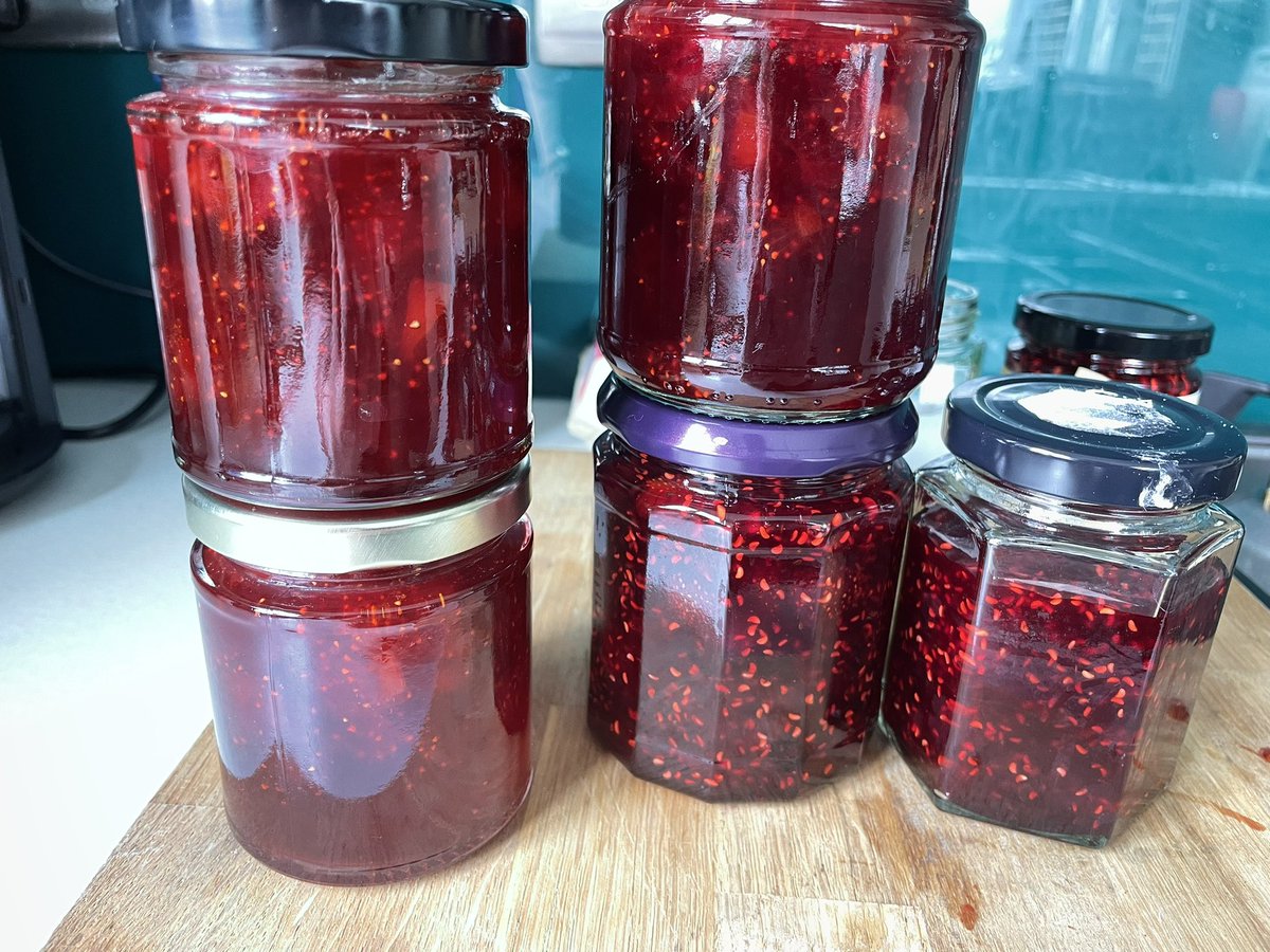 Rebecca Sellers tweet media