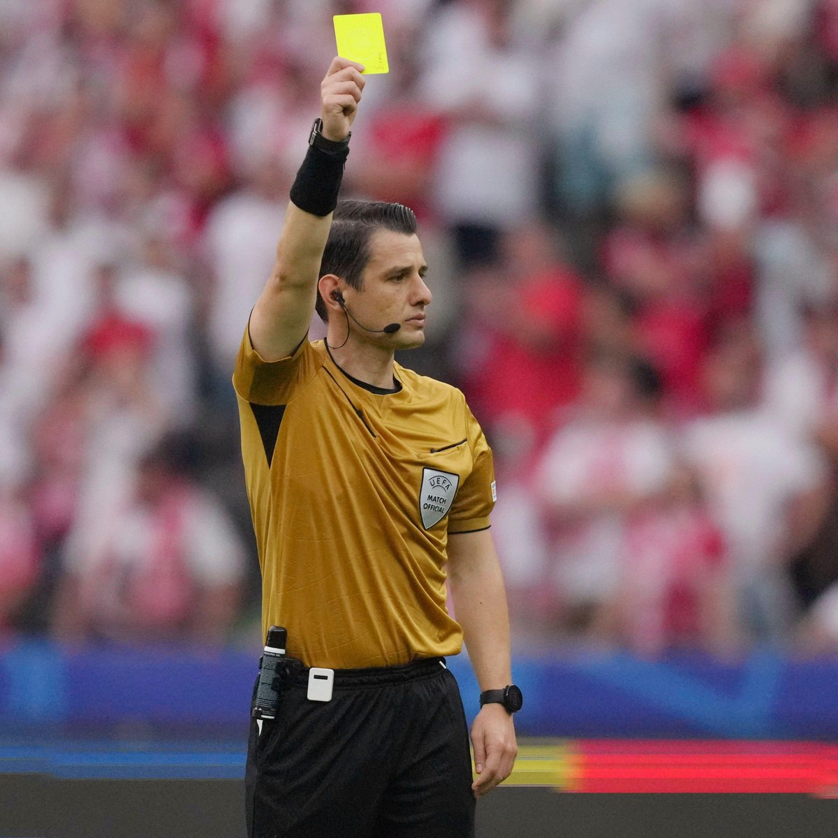 bet365's tweet image. Player: *breathes*

Umut Meler: