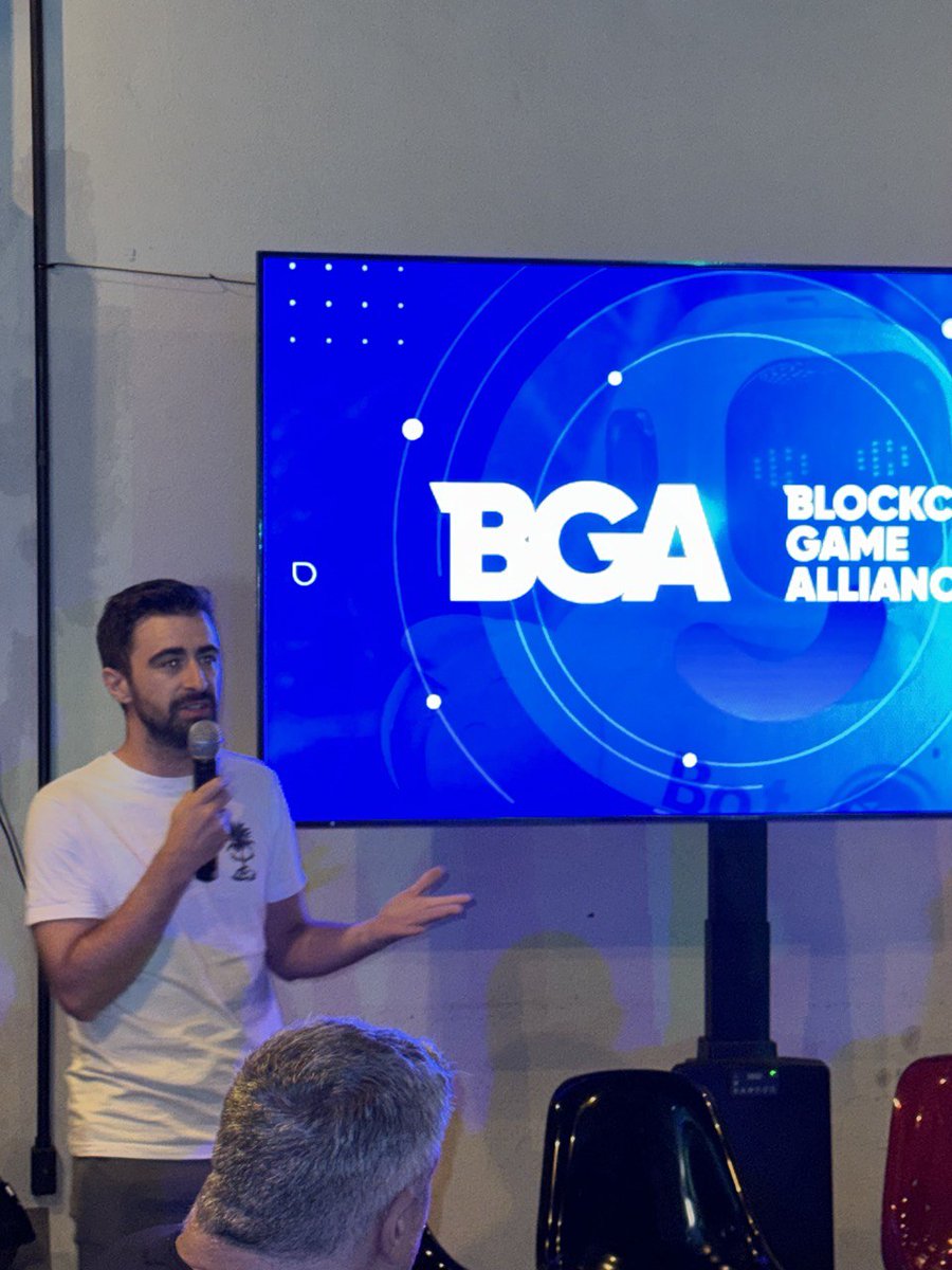 FlavienDef's tweet photo. Last night was incredible!👾

The enthusiasm shared by builders and Web3 gaming entrepreneurs in LATAM is unmatched!🔥

A big thank you to the organizers @suragamingteam, for helping the BGA bring together its ecosystem to share their expertise with the gaming industry. https://t.co/PlPCSYt1Vd