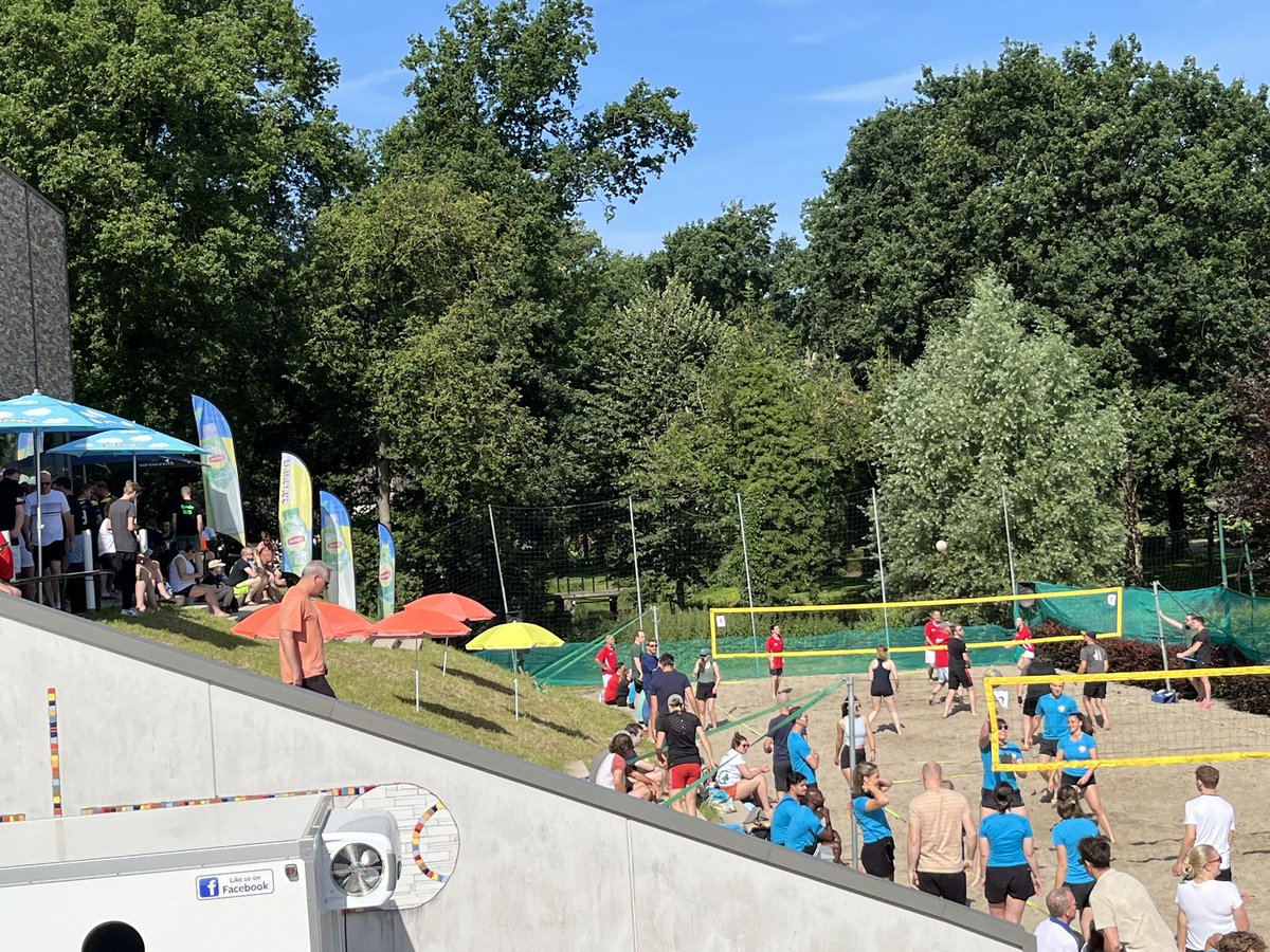 beachvolleyrooi's tweet photo. Het was weer een fantastisch weekend. Bedankt allemaal!
(Sportcafe de Streepen - teams - bezoekers - sponsoren https://t.co/lj3ghzrtOB