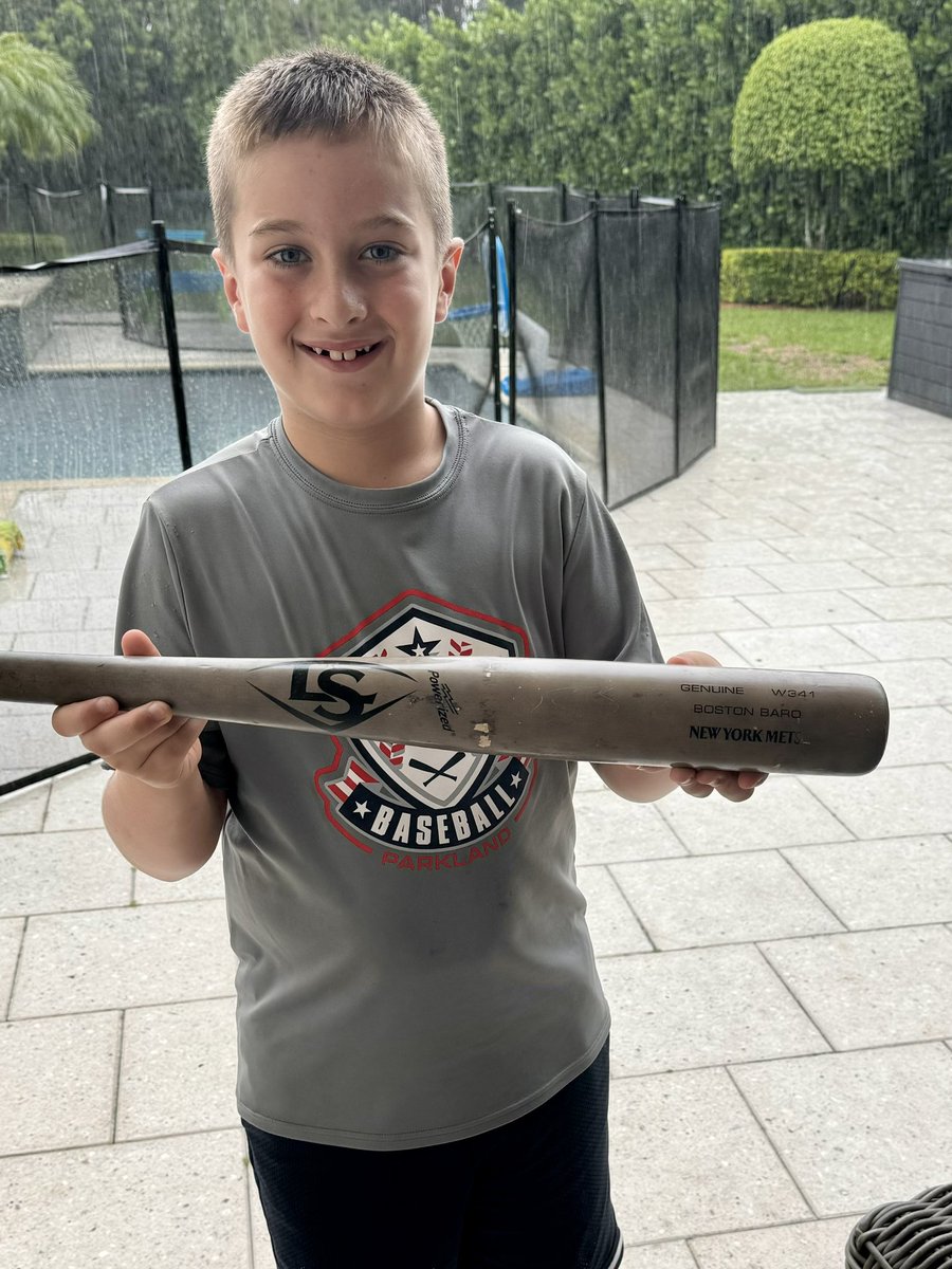 tomwicky's tweet photo. @BaroBoston thanks again for being a great human 🙏🏻 You have a fan for life.  #Fenway #Boston https://t.co/PDPq828LWM