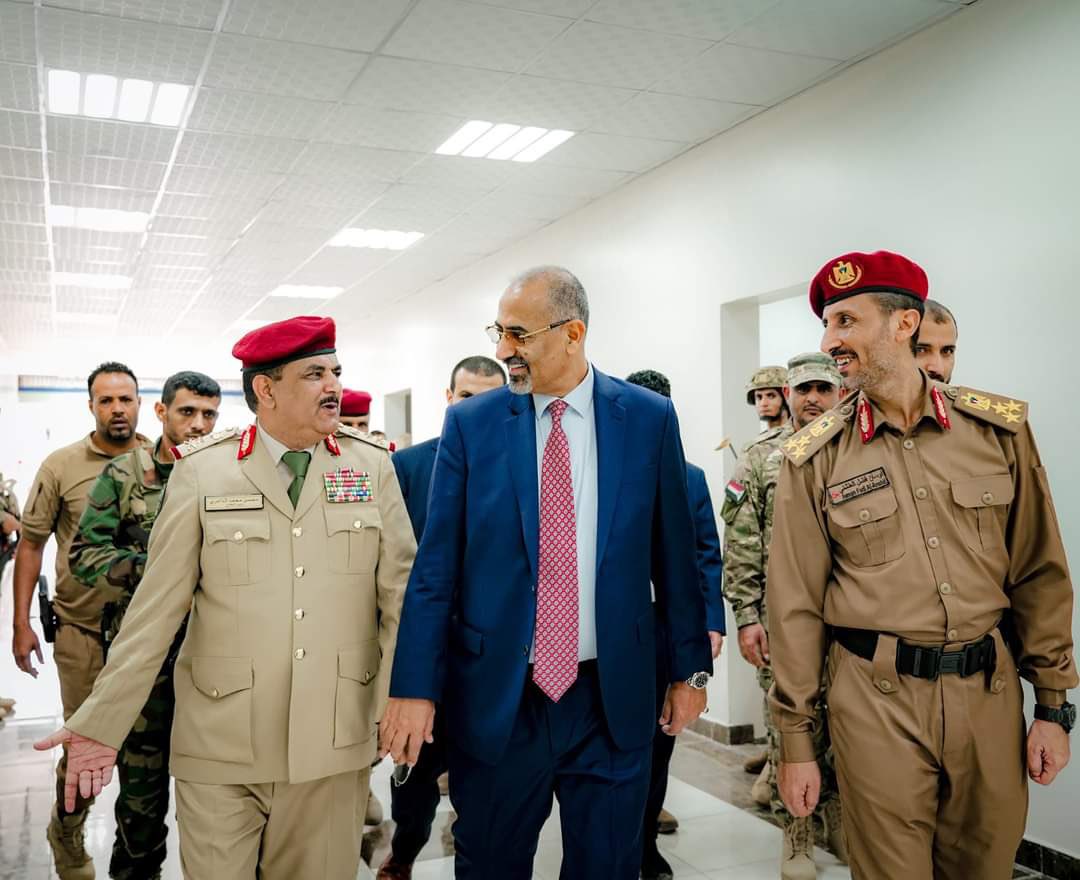قولوا من منطقة واحدة  .. قولوا في الصباح وحدة وفي الليل فك ارتباط .. قولوا اللي تقولونه .. 

كفووووو رجال الجنوب .. جبتوا لابوهم امجنان 🤣😅