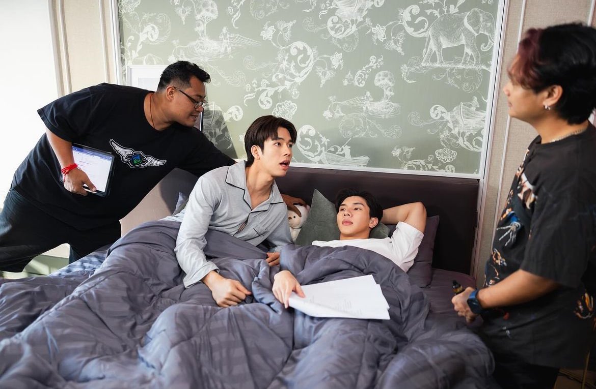 dejdirector's tweet photo. จบไปแล้วนะจ๊ะ สำหรับอีพี 7 ตามต่อกันในอีพี 8 อาทิตย์หน้าตอนจบแล้วนะ ฝากติดตามด้วยนะ สำหรับใครที่อยากดูแบบเต็มๆ ไม่ตัด ไปดูต่อที่ wetv นะจ๊ะ 
#แวมไพร์ไวน์แดงEP7
#omgvampire https://t.co/BAFdCemluG