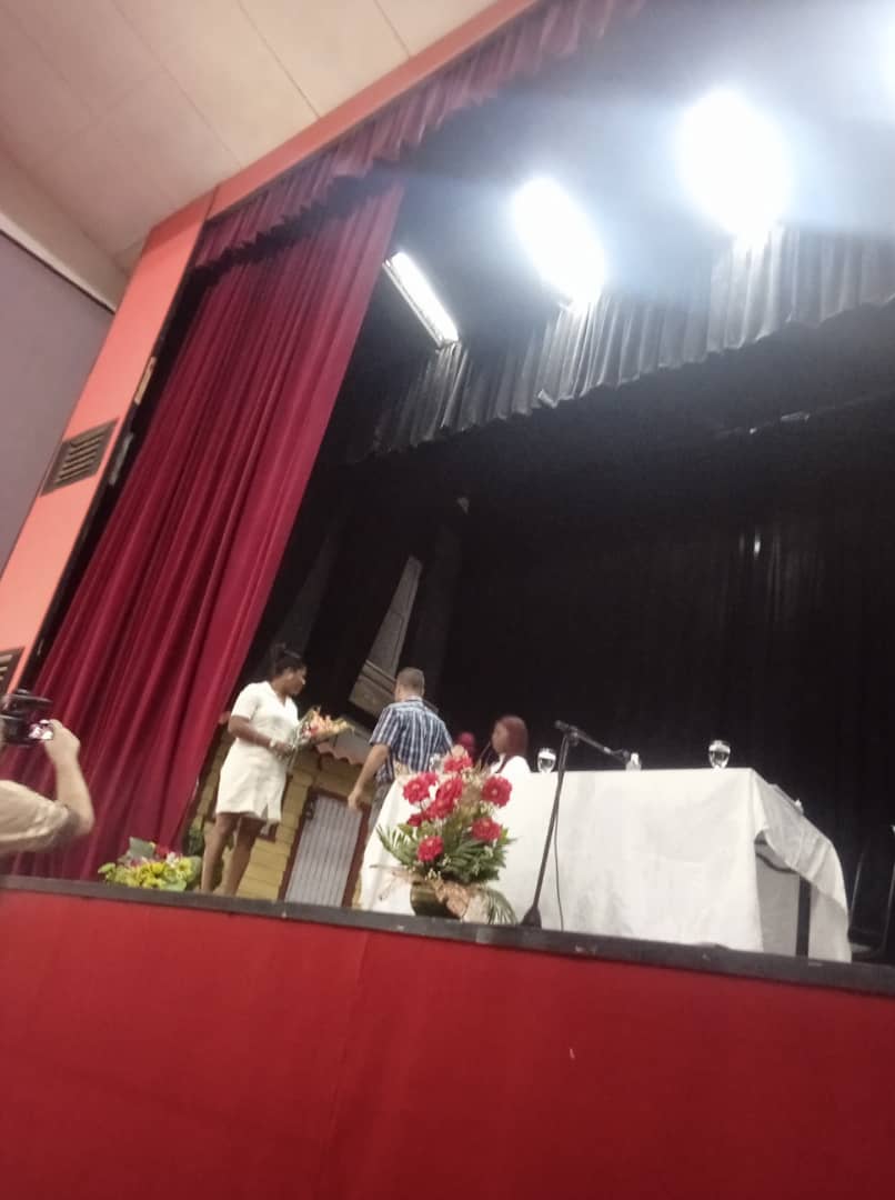 MarisolFFerrer's tweet photo. La asamblea municipal de Guines aprobo a la  compañera Miladis Pedroso como nueva intendente ,a  esta joven revolucionária y consagrada le deseamis muchos éxitos en las nuevas misiones https://t.co/6mrg313fqZ
