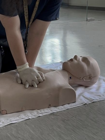 ris_earch's tweet image. hello ! ꒰⁠⑅⁠ᵕ⁠༚⁠ᵕ⁠꒱⁠˖⁠♡

✧⁠*⁠。i'm ris and i'm looking for #studytwt #studytwtph moots ! (⁠*⁠˘⁠︶⁠˘⁠*⁠)⁠.⁠｡⁠*⁠♡

☆ '04 liner, libra
☆ she/her 🏳️‍🌈
☆ incoming BSN freshie ⚕️
☆ future MD ! 🩺
☆ infp, eng/fil

♡ | ↻ to be moots ! ς(&amp;gt;‿&amp;lt;.)