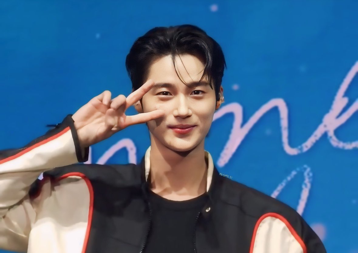 bws1031holic's tweet photo. #변우석 #ByeonWooSeok 
#ビョンウソク #邊佑錫 https://t.co/53qLYyWbW0