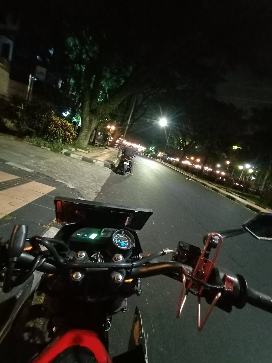 Last ride in this city before returning to my hometown tomorrow morning. 👽