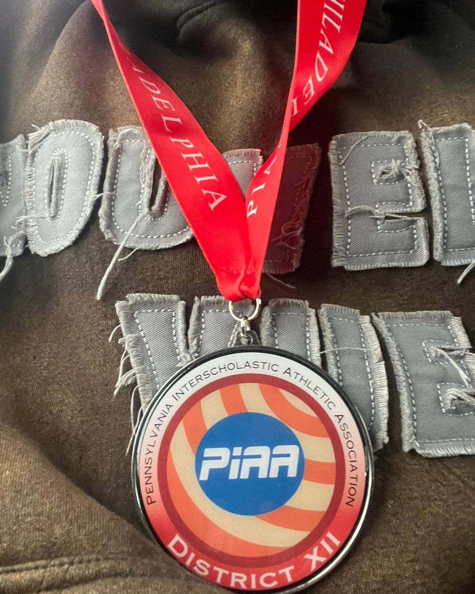 E3Princce's tweet photo. 🏅🏅🏅

#Blessed #Dare2bgreat #TeamDorsey #highjump #trackandfield #pastatechampionships #saints #locs #football #neumanngoretti #ngtrackandfield #atlanta #georgia #philadelphia #philly #goodvibes #chosenone #silentbeast #kendricklamar #countmeout #theynotlikeus https://t.co/Ww8yWbvWHP
