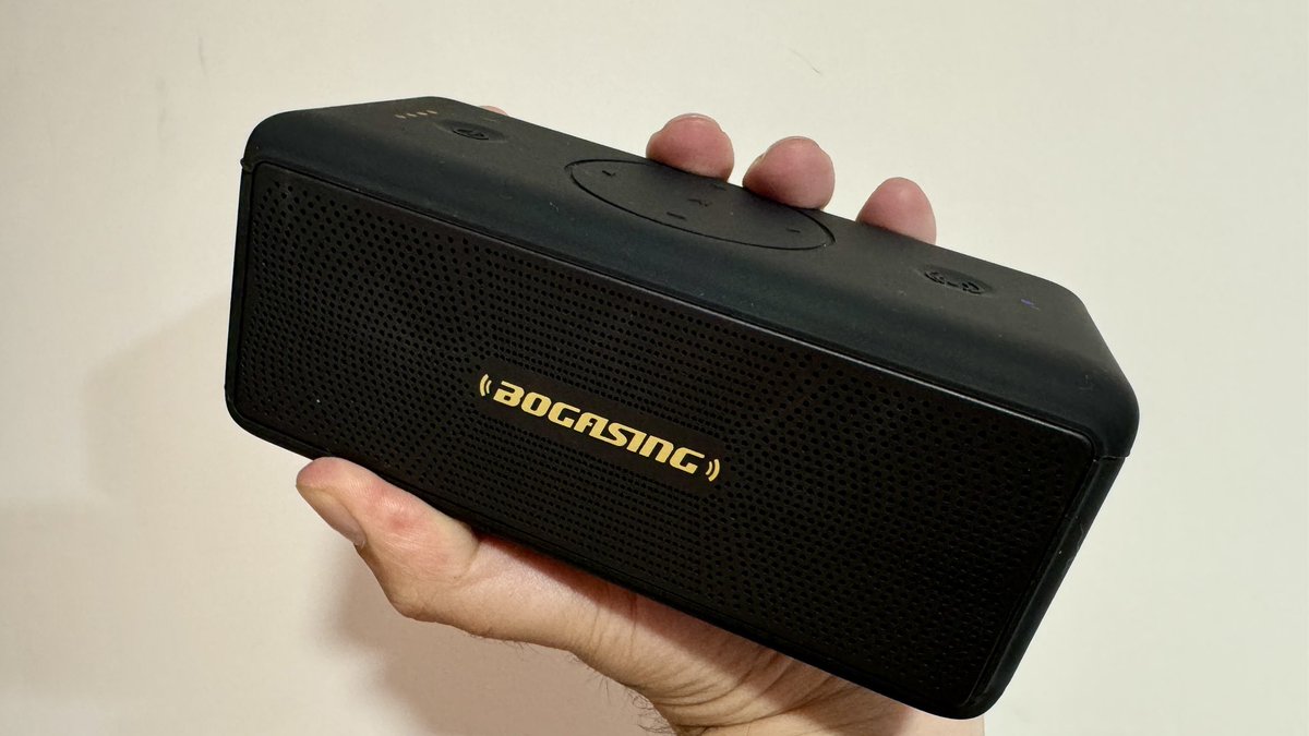 MikyAncona's tweet photo. Bogasing M5 
Speaker che ricorda il Marshall Emberton II e costa molto meno ! 
Like , condividete e iscrivetevi al canale ! Grazie 
https://t.co/2btn443cTZ
#bogasing #bogasingm5 #speaker #marshall #tech #mikyancona #sound #bass #music https://t.co/h1ZAP0QvTh