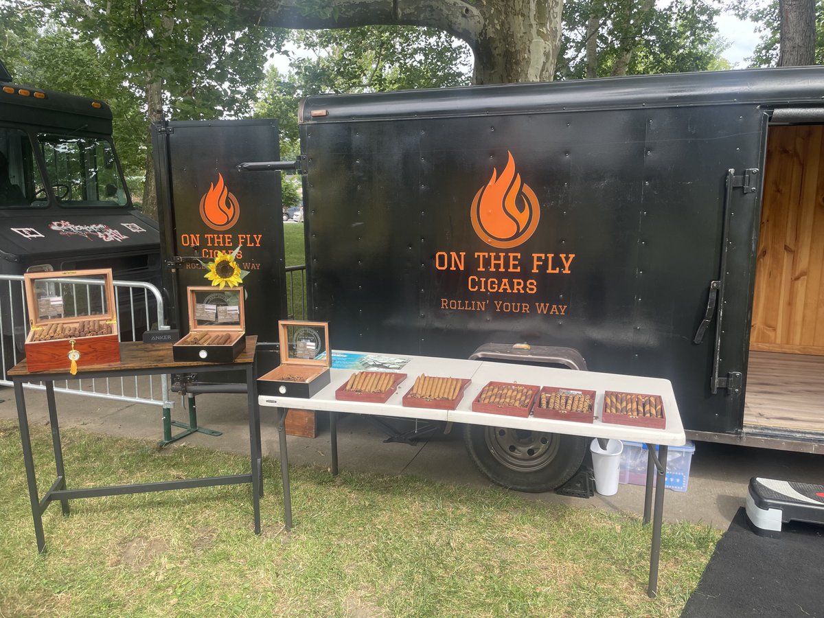 OntheFlyCigars's tweet photo. We're back at  the Tremont Food Truck Festival in Lincoln Park. Lots of great food,  fun crowds and your choice of hand-rolled cigars. Sunday Funday! https://t.co/2P9l2177GG